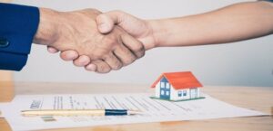 People signing contract